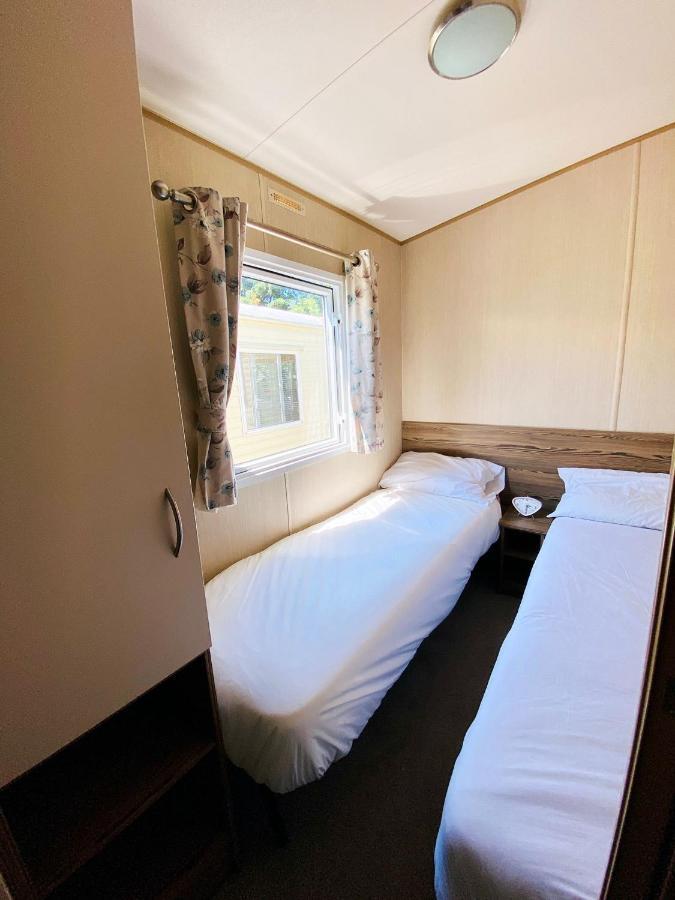 Hotel Dizzard 23 Bridgerule Esterno foto